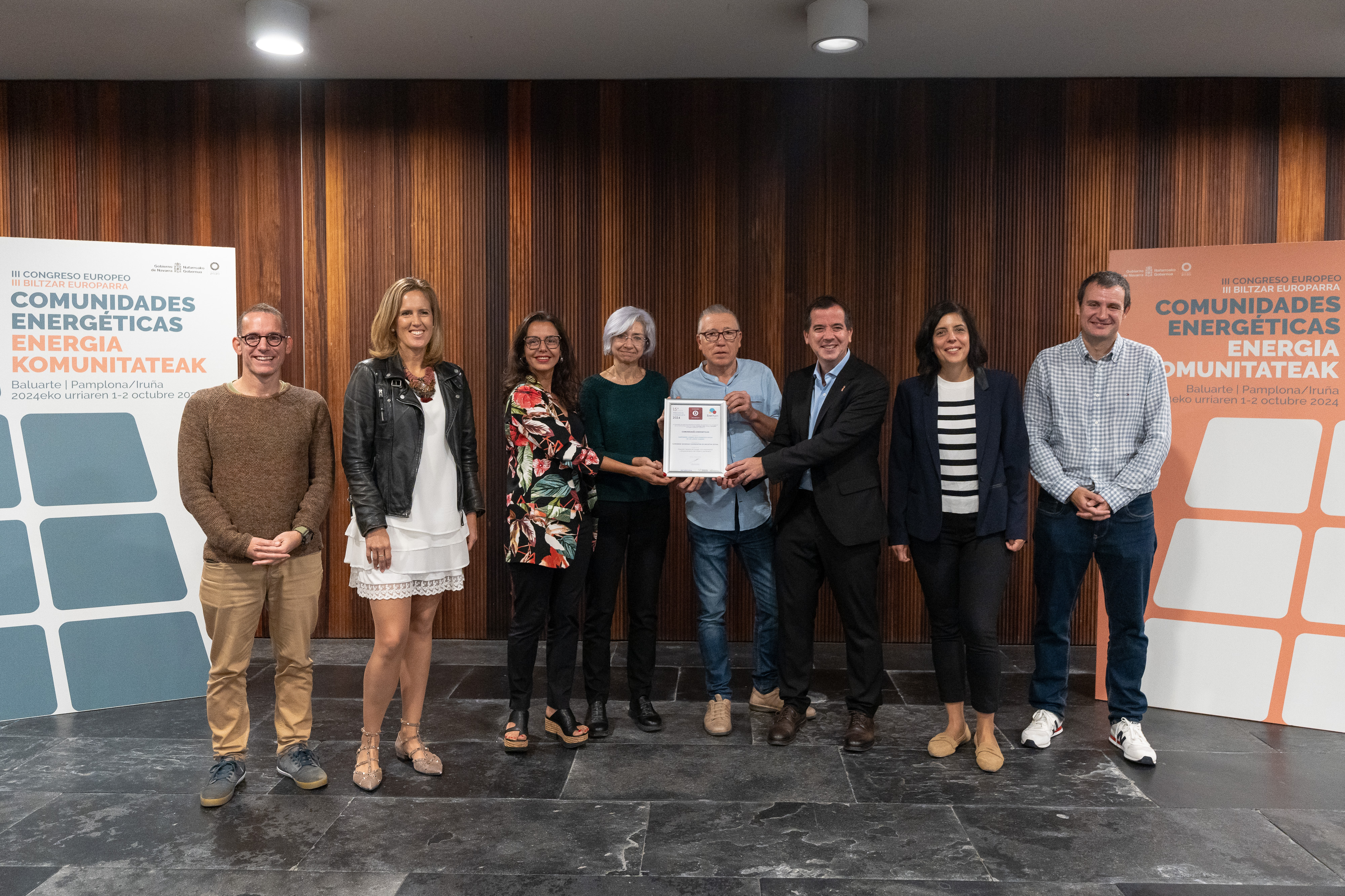 En el marco del congreso, la Asociación de Agencias de la Energía (Eneragen) ha entregado un accésit a la comunidad energética GARESBIDE.