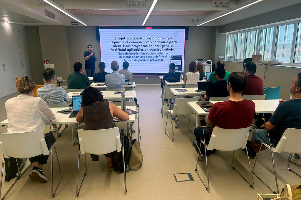 Primera sesión formativa del Laboratorio de Ciencia de datos mantenida el pasado 24 de junio en el Polo Iris de Innovación.