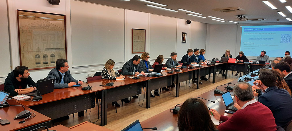 Representantes de empresas, organizaciones y entidades de la Comunidad Foral, en la primera Mesa de Trabajo, dedicada a Gobernanza