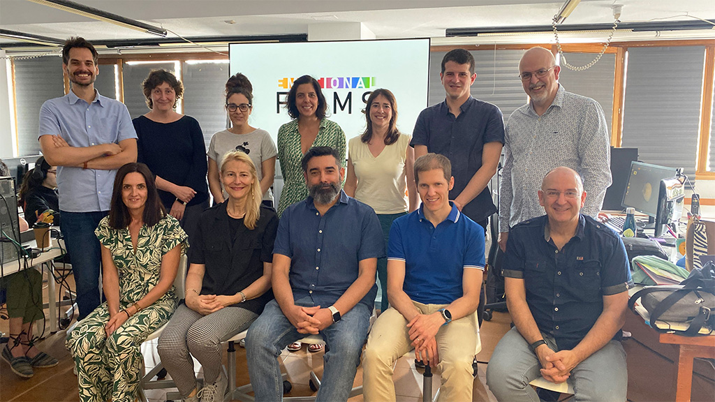 La directora general de Industria, Energía y Proyectos estratégicos S4, Uxue Itoiz (fila de atrás, en el centro), junto con los miembros del consorcio del proyecto Emotional Films y técnicos del Gobierno de Navarra y CEIN