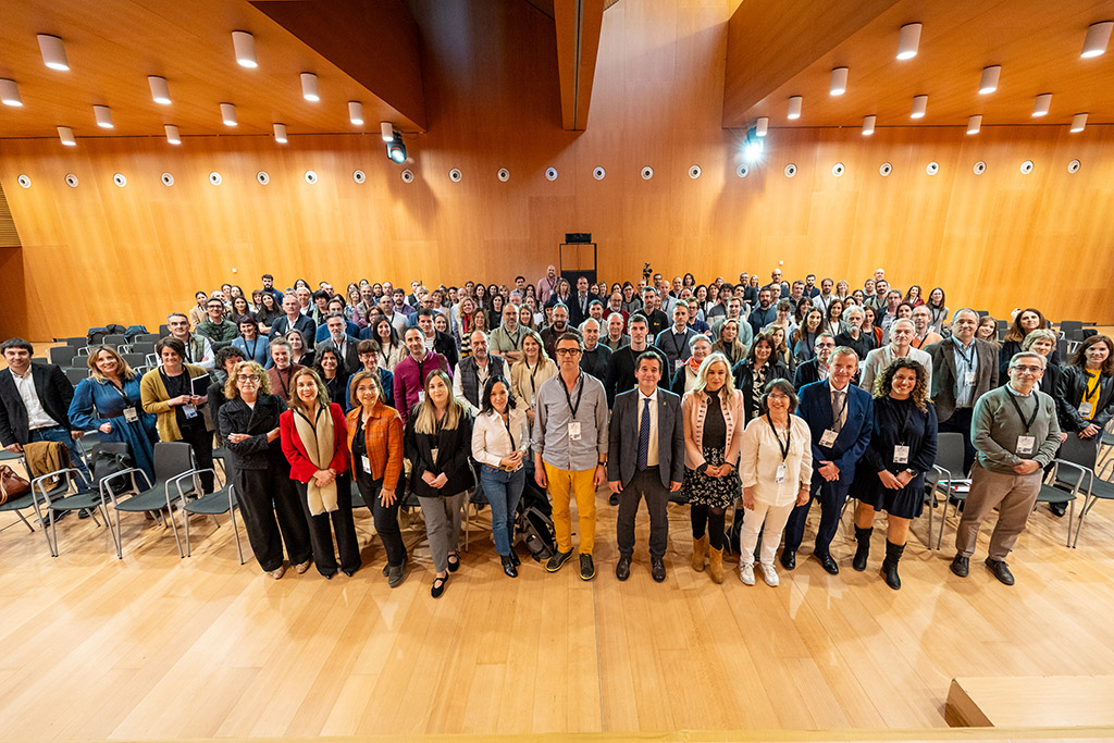 El consejero Irujo y resto de participantes en el acto.