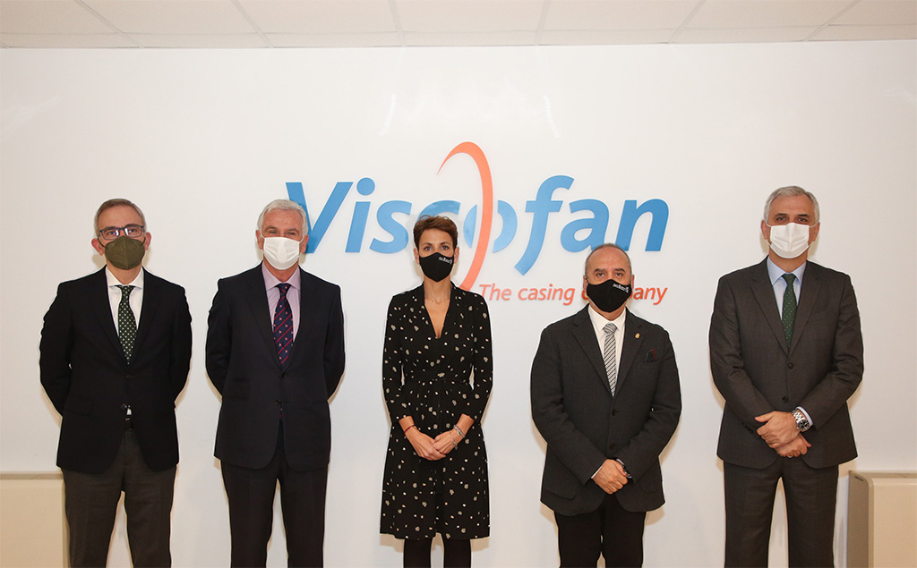 De izquierda a derecha: Manuel Ángel Alonso, gerente de grandes cuentas de Telefónica; José Antonio Canales, CEO del Grupo Viscofan; la Presidenta de Navarra, María Chivite; el consejero de Universidad, Innovación y Transformación Digital, Juan Cruz Cigudosa; y Jesús Calavia, director general de Viscofan España