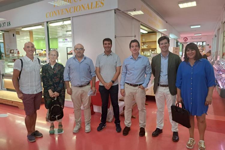 De izda a dcha: Soltxaga, Jaurrieta, Montoya, el alcalde Alcuaz, el consejero Irujo, Ezkurra y Grocin.