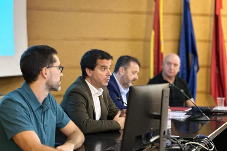 El consejero Irujo ha dado a conocer el contenido de las ayudas. 