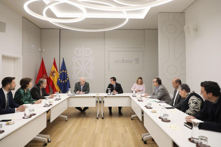 El consejero Irujo y el vicepresidente Aierdi presiden la reunión mantenida con representantes del Ayuntamiento de Cortes, Nasuvinsa y la compañia Energyloop