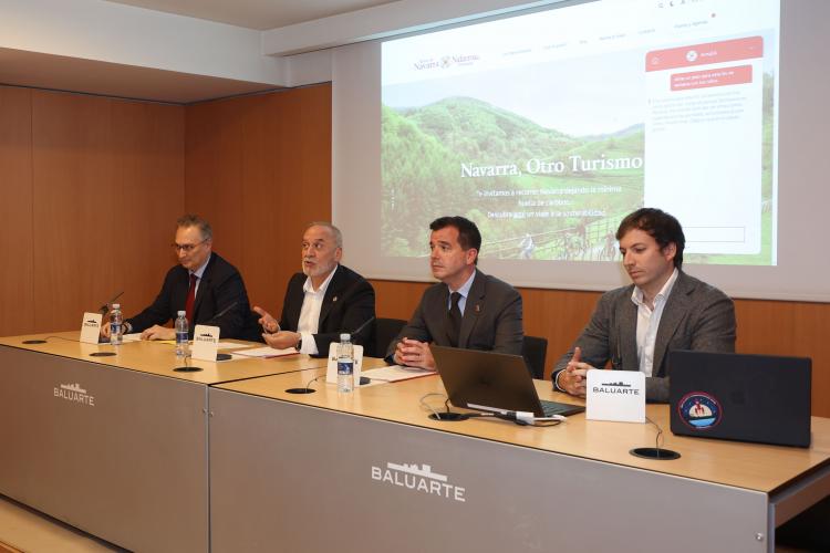 De izda a dcha: Javier González, consejero Cigudosa, consejero Irujo y Arturo Guerrero. 