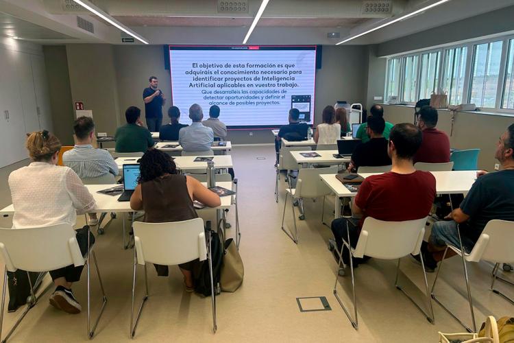 Primera sesión formativa del Laboratorio de Ciencia de datos mantenida el pasado 24 de junio en el Polo Iris de Innovación.