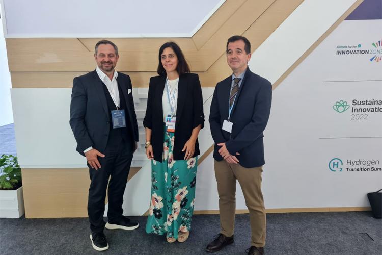 El consejero Mikel Irujo, el CEO de Hydrogen Europe, Jorgo Chatzimarkakis, y Uxue Itoiz, directora general de de Industria, Energía y Proyectos Estratégicos S3
