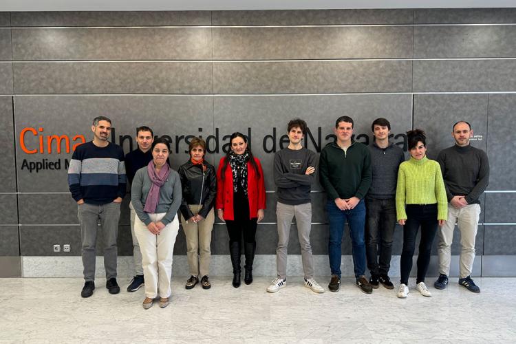Representantes del consorcio que ha participado en el desarrollo de este proyecto estratégico, junto a personal técnico del Departamento de Industria, Transición ecológica y Digital empresarial.  