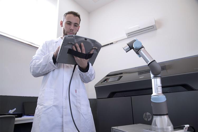 Dinabide, imán tecnológico