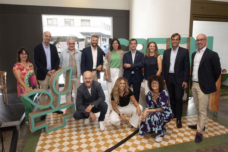 De pie: Delia Sola, Javier Martínez, Javier Goikoetxea, Nicola Cerantola, Uxue Itoiz, Mikel Irujo, Pilar Tellechea, Igor Berguistain, Jon Asín. Agachados: Richard Izquierdo, Uxue Irigoyen, Katrin Ginea.
