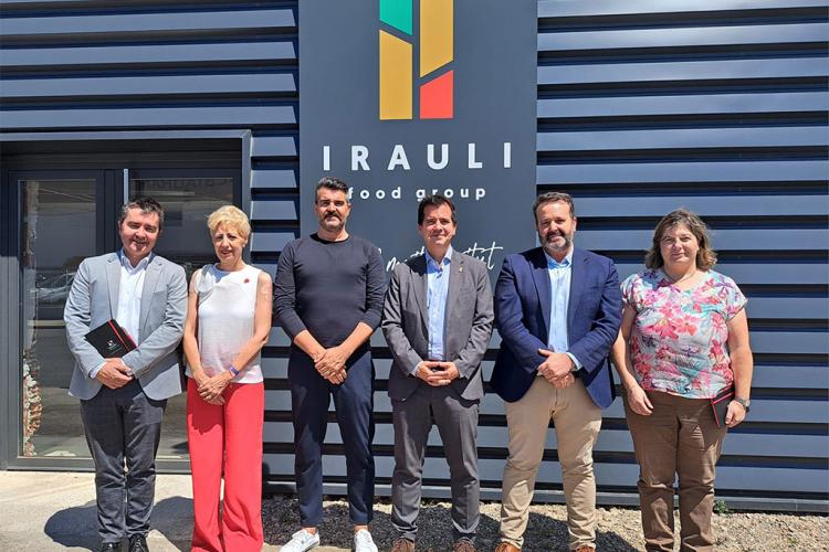 El consejero Irujo, con el resto de participantes en la visita.