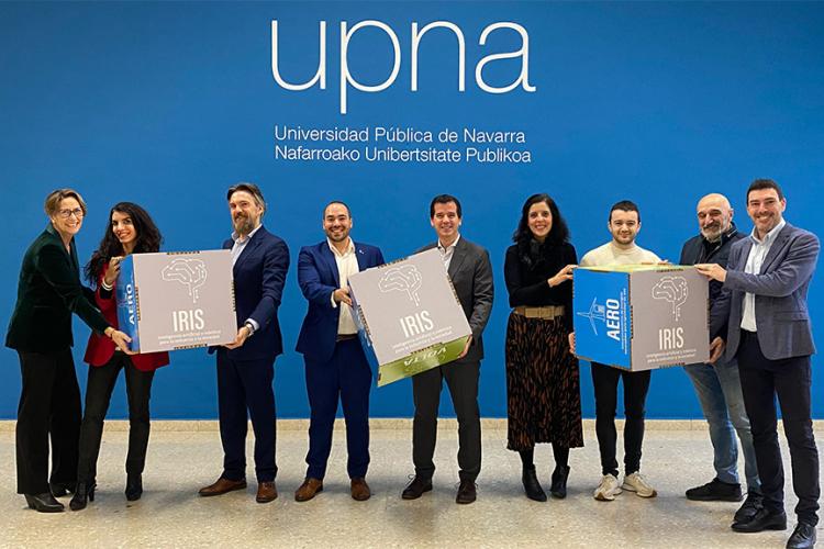 De izquierda a derecha, Cristina García, gerente de Atana; María de Miguel, técnica de la oficina de proyectos estratégicos; Diego Garrido, director general de ADItech; Sergio Pérez, director general de Acción exterior; Mikel Irujo, consejero de Desarrollo Económico y Empresarial; Uxue Itoiz, directora general de Industria, Energía y Proyectos estratégicos S4; Jon Martorell, director de desarrollo de negocios en Smart Lean Solutions; Humberto Bustince, catedrático de Ciencia de la Computación e IA