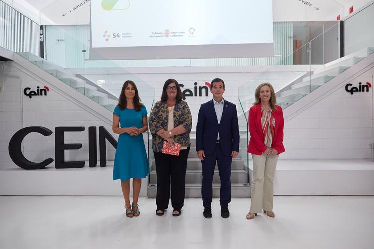 De izquierda a derecha, la coordinadora de CEIN, María Sanz de Galdeano; la directora gerente de Sodena, Pilar Irigoyen, el consejero Irujo y la directora general Izaskun Goñi