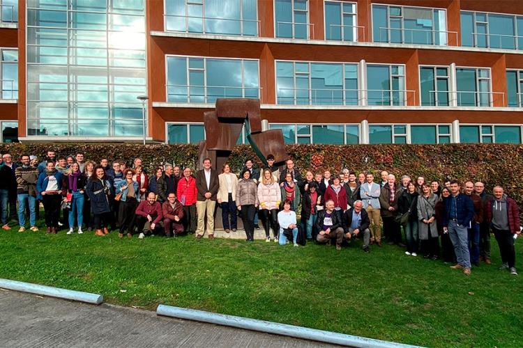 Foto de grupo de los asistentes a la jornada.