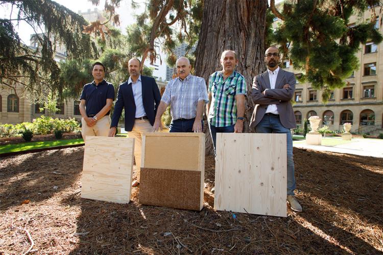 Alberto Bayona (Nasuvinsa), Diego Núñez (Madergia), José María Aierdi (Vicepresidente), Ángel Martín Unzué (Alcalde de Aoiz) y Alberto De Miguel (Madergia).