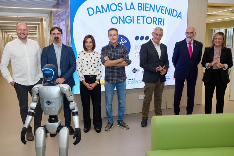 De izquierda a derecha, Gonzalo Rodríguez, Javier Gómez Arrue, Agurtzane Martínez, Luis Campos, Felix Taberna, Fernando Domínguez y Alicia Echeverría
