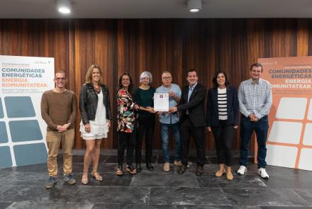 En el marco del congreso, la Asociación de Agencias de la Energía (Eneragen) ha entregado un accésit a la comunidad energética GARESBIDE.