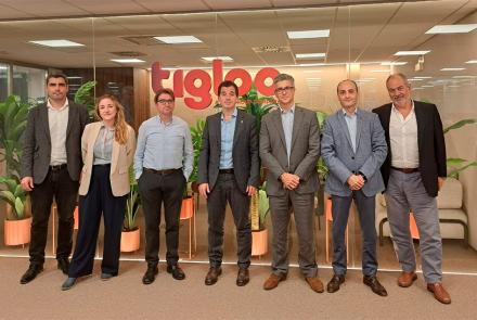 El consejero Irujo, con el resto de participantes en la visita.