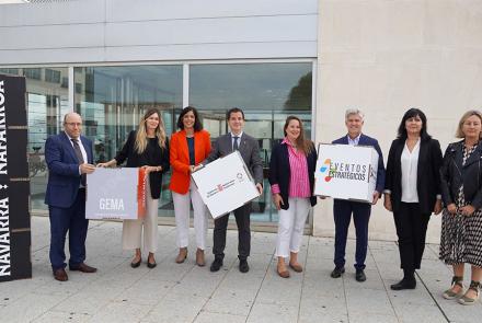 De izda a dcha: Romera, Hevia, Itoiz, el consejero Irujo, Corcuera, Peñas y Antoñanzas.