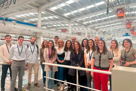 La directora general Basterra,  junto a todos los socios participantes en el proyecto, tras la presentación de resultados en la planta de Nordex Energy Spain en Barásoain
