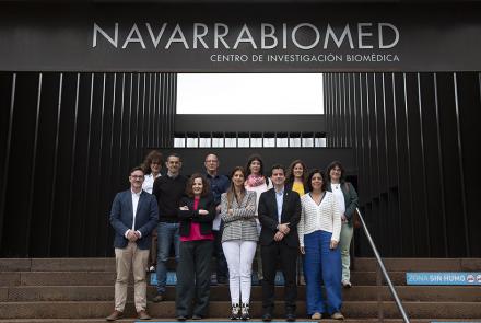 El consejero Irujo, durante su visita al proyectos AVATAR, desarrollado en el marco de ediciones anteriores de la convocatoria