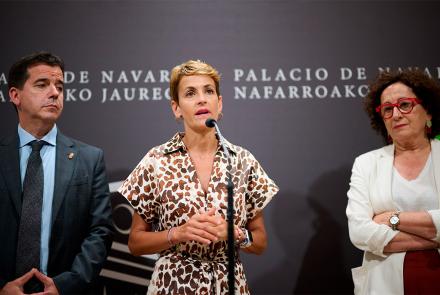 De izda. a dcha., el consejero Irujo, la Presidenta Chivite y la consejera Maeztu.