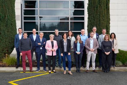 Uxue Itoiz, en el centro, junto con participantes en la jornada