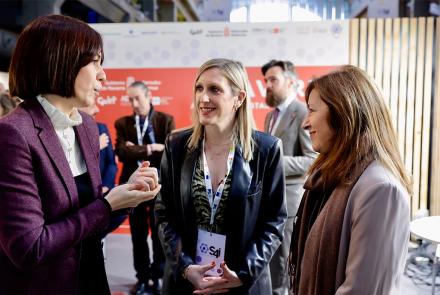 La ministra Diana Morant (izda.), la consejera Patricia Fanlo (centro) y la rectora de la UAM Amaya Mendikoetxea