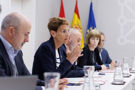 La Presidenta Chivite, en el transcurso de la reunión