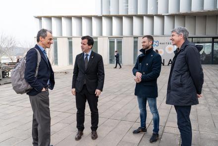  Pedro Duque, el consejero Irujo, Koldo Leoz, alcalde de Estella-Lizarra, y Carlos Ros, presidente de Laseme, (Asociación de Empresas de la Merindad de Estella